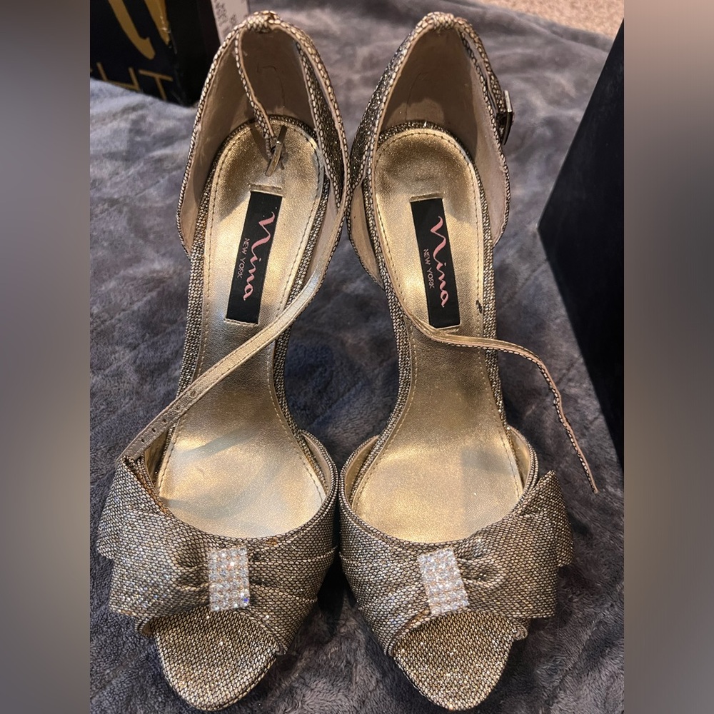 Nina Platino Bliss stilettos gold/black glitter mesh, rhinestones size 7